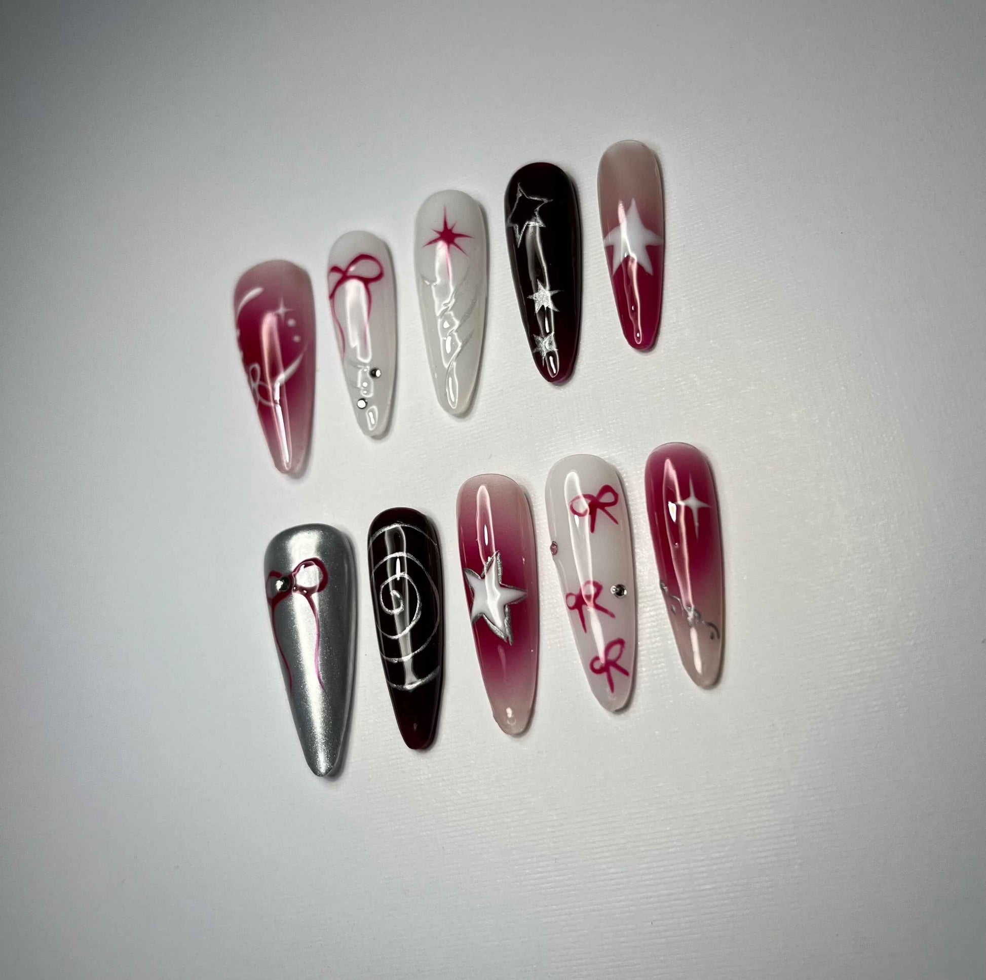 Reddish star nails