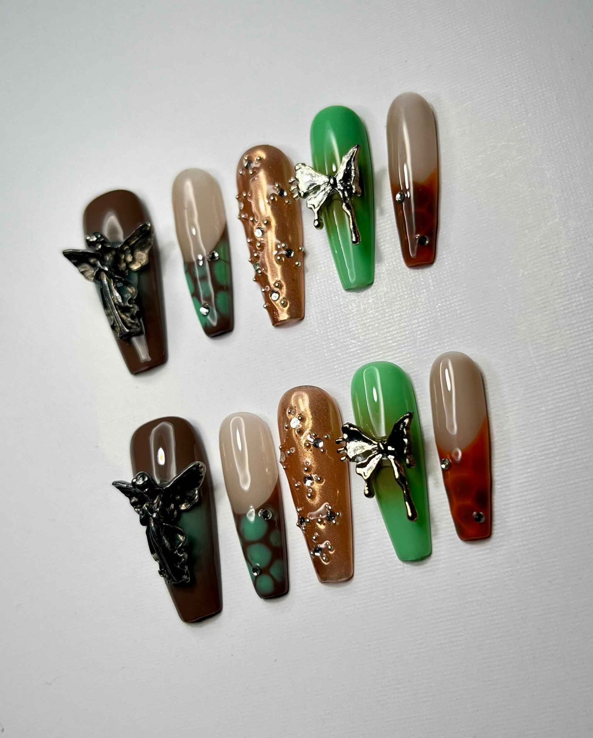 Angle & butterfly nails