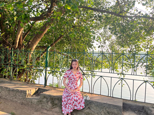 Red Floral Short-Sleeve Midi Dress 🌹