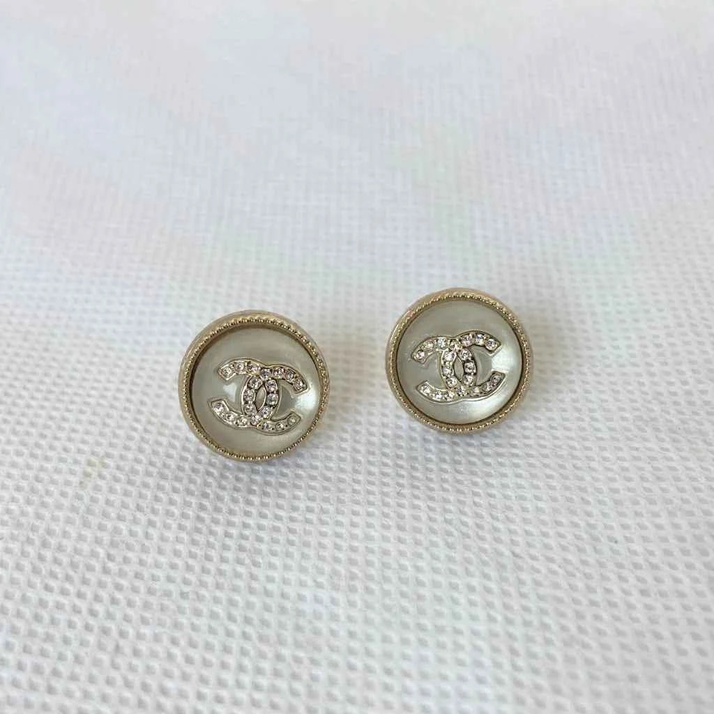 Chanel stud Earrings