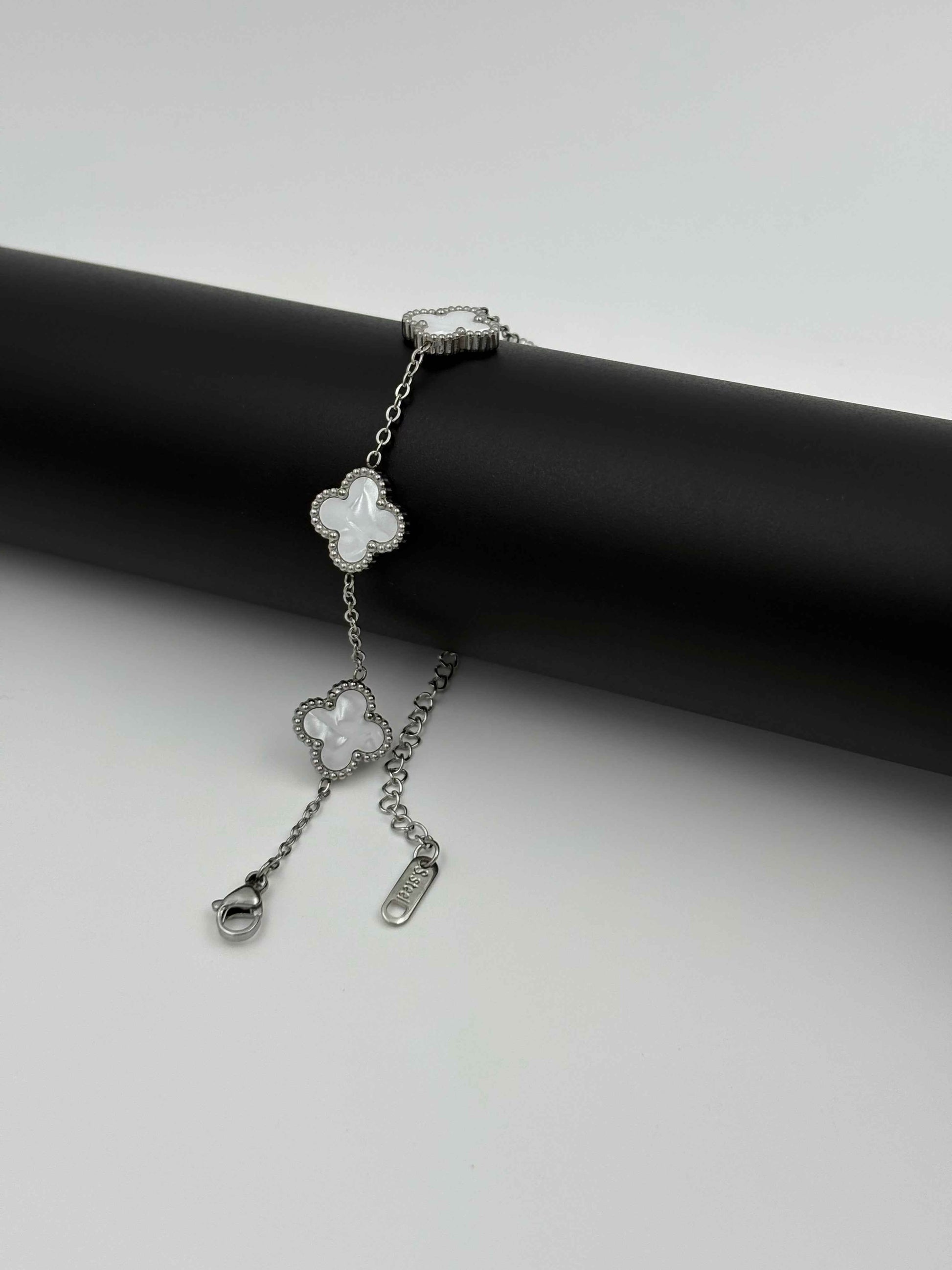 White Vintage Alhambra Bracelet