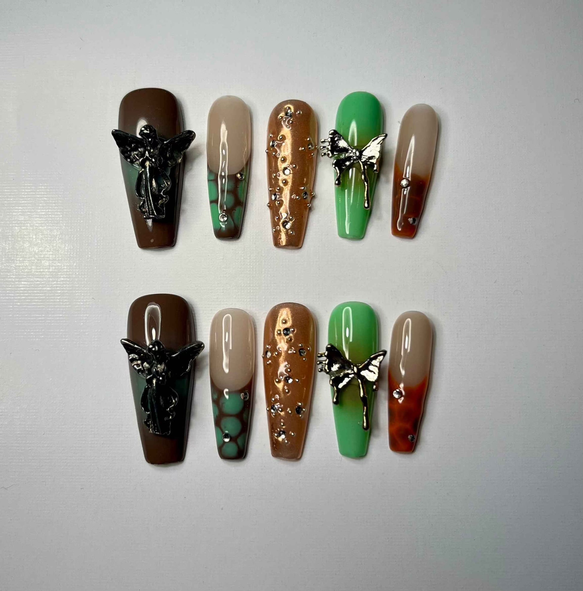 Angle & butterfly nails