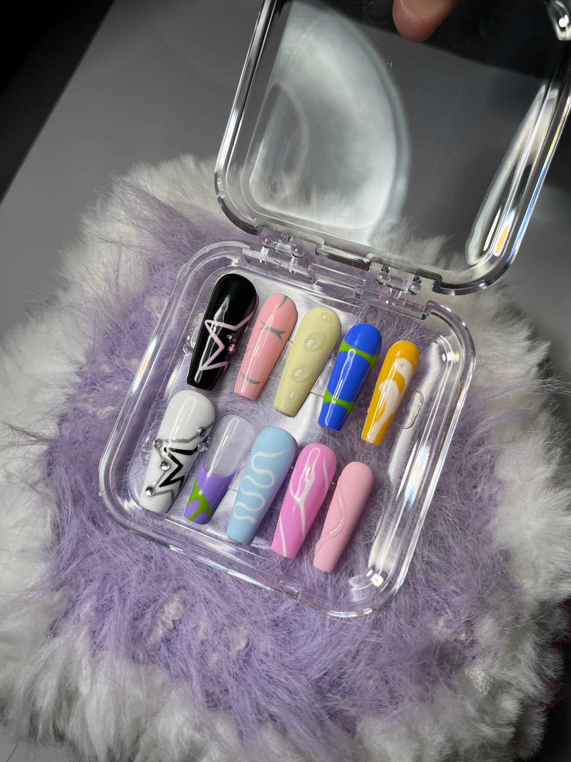 Y2K Inspired nail