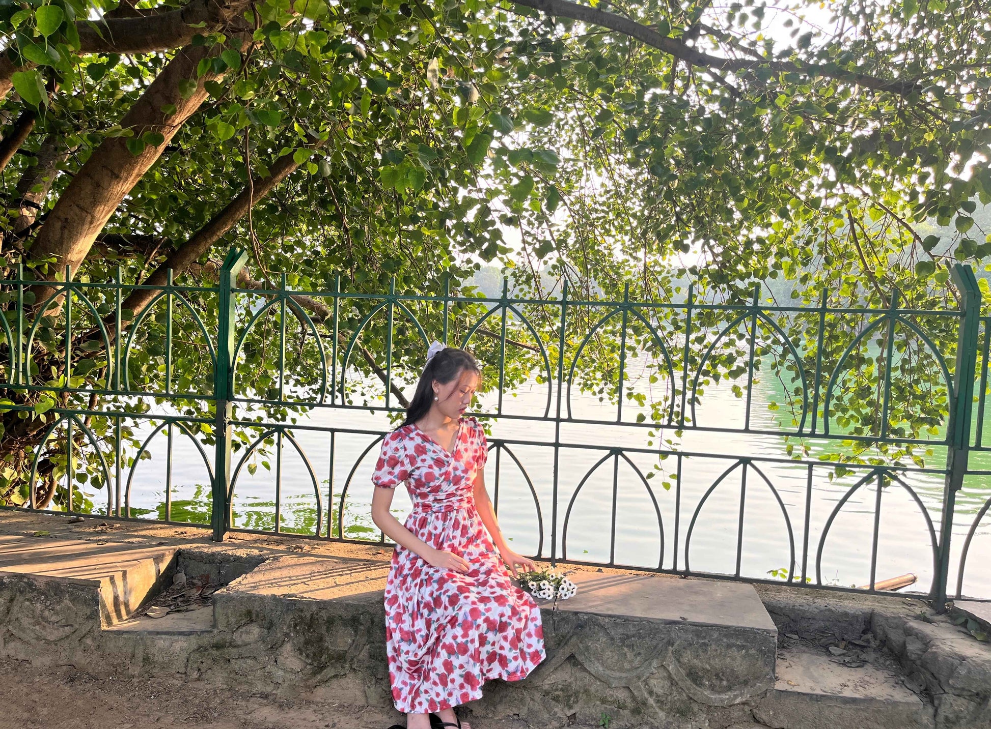 Red Floral Short-Sleeve Midi Dress 🌹