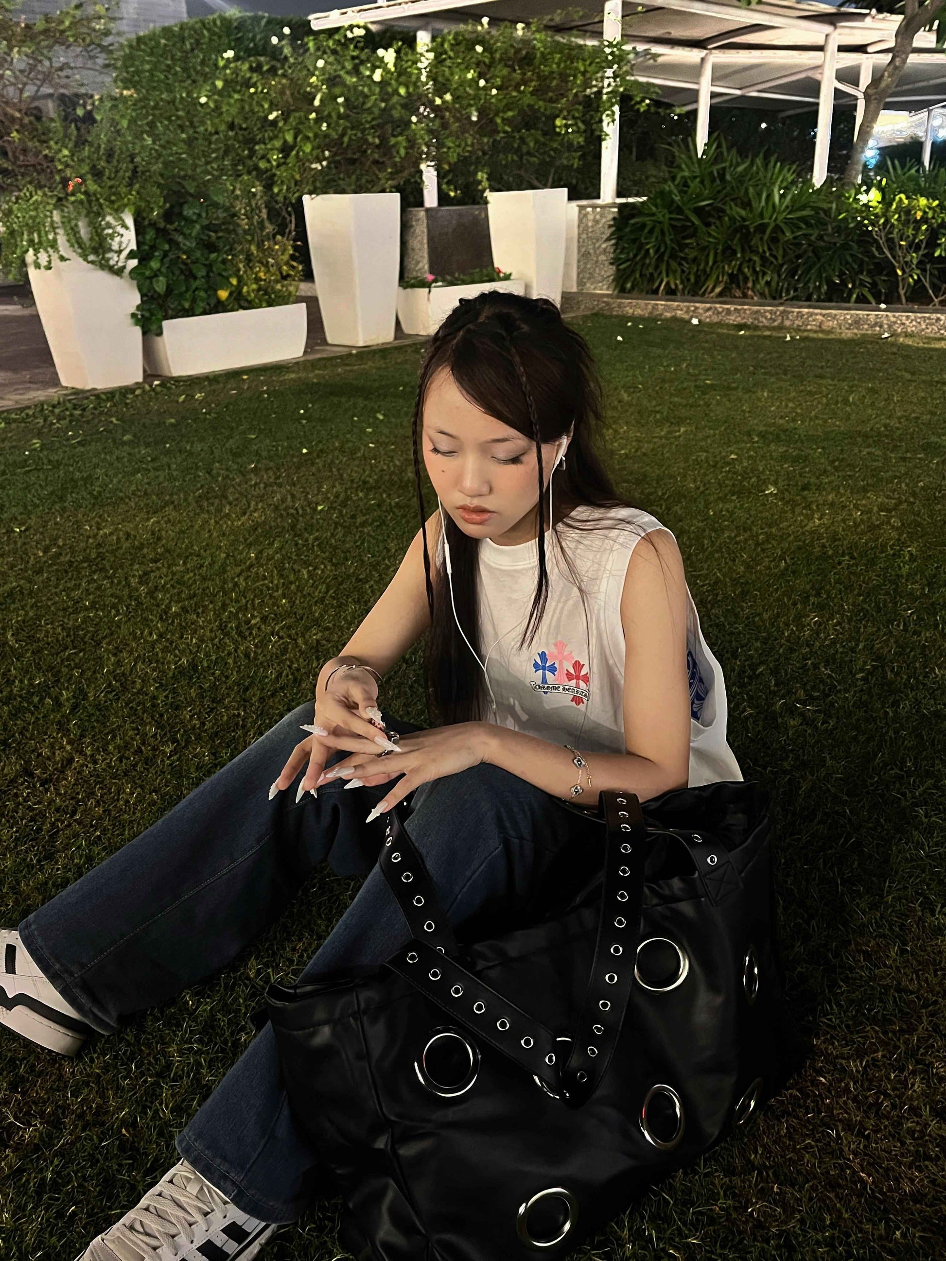 White Chromatic Cross